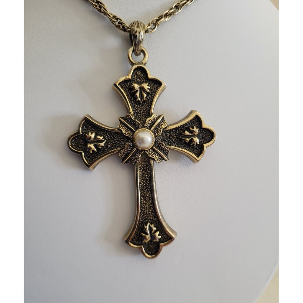 Signed Sarah Coventry LIMITED EDITION 1975‎ Vintage Cross Pearl Pendant Necklace